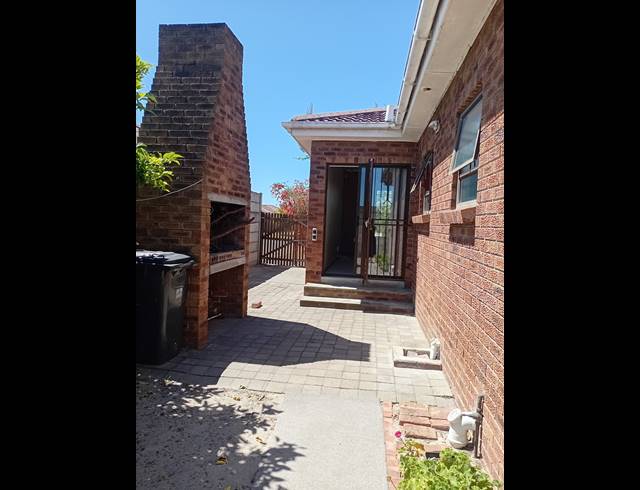 3 bed property to rent in KUILS RIVER